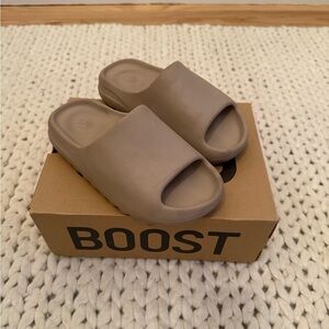 Adidas Yeezy 350 V2 Stone Slides